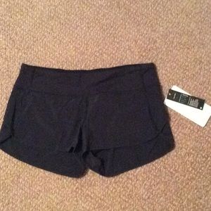 Lululemon Speed Short- Unworn!